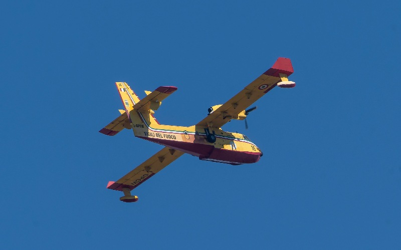 Canadair-I-DPCW.jpg.285ebe71b1d4f58ea34d5d2b5f872e7b.jpg